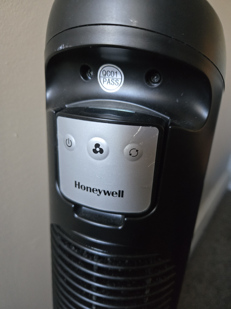 Honeywell QuietSet Tower Fan - photo 2
