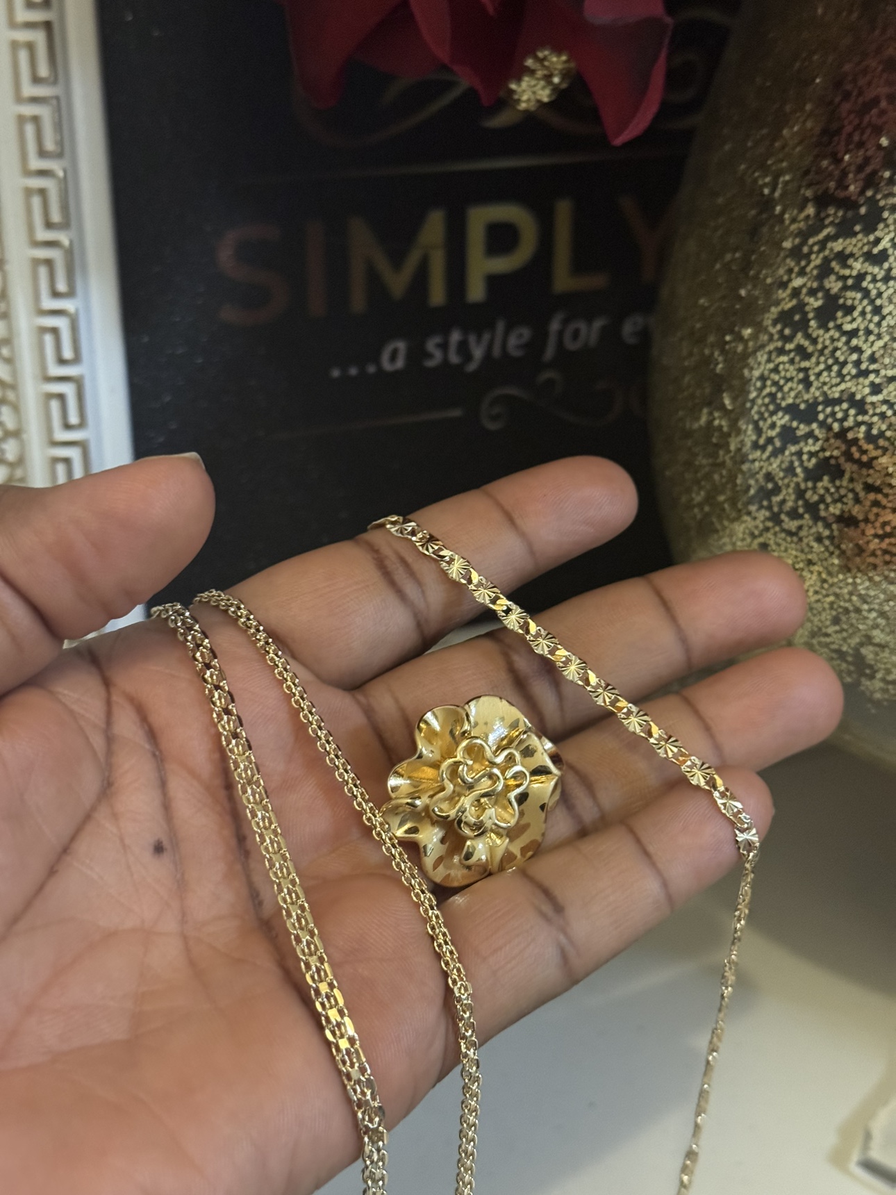 Gold Flower Necklace - photo 2