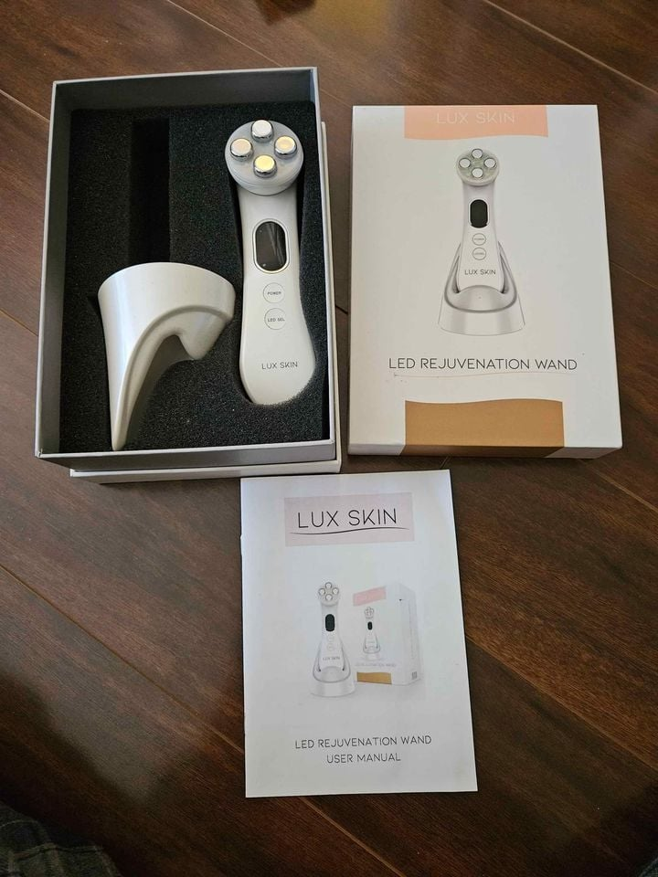 Lux Skin LED Rejuvenation Wand