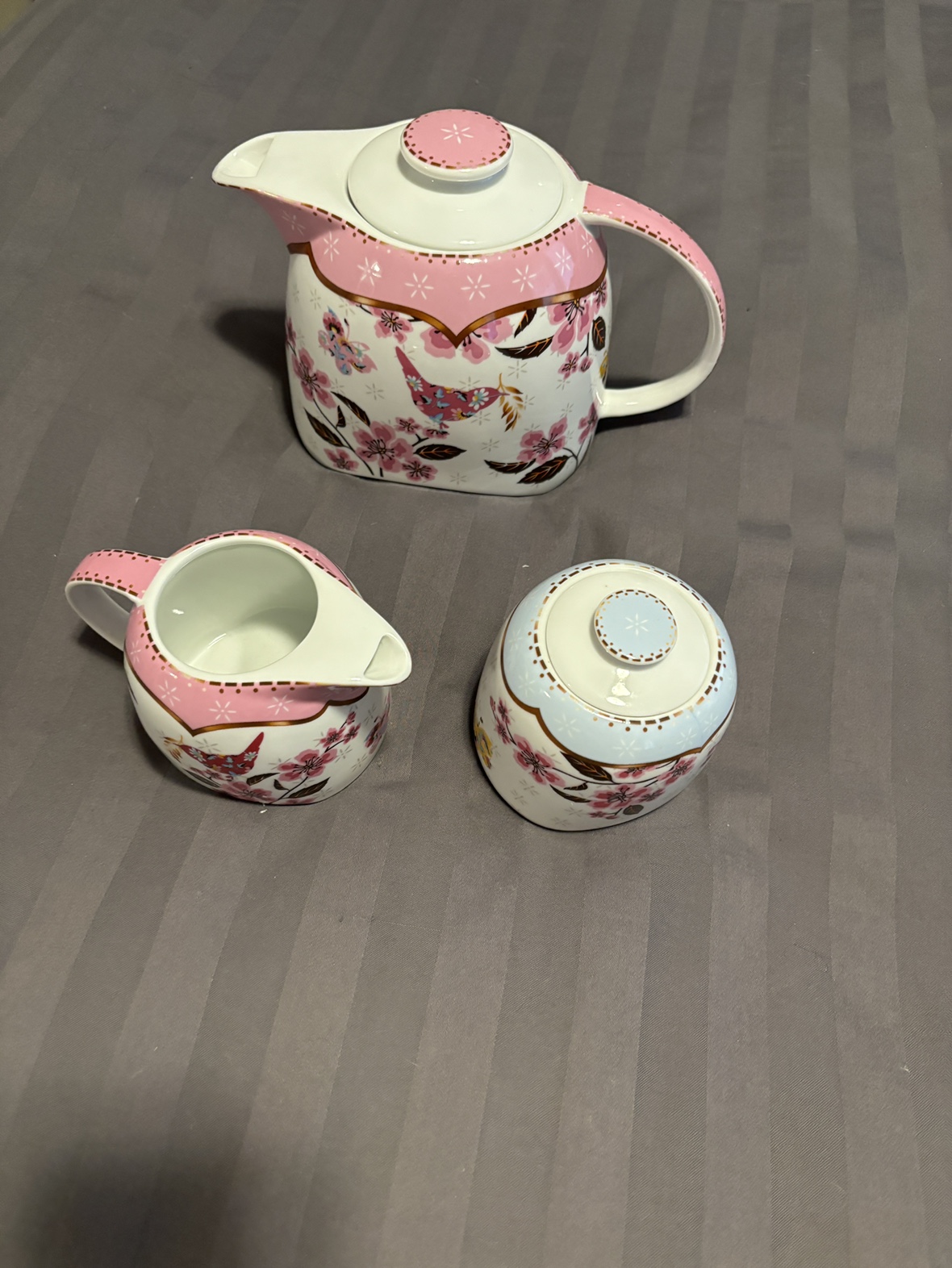 Royal Elfreda Teapot, Creamer, and Sugar Bowl Set - photo 2