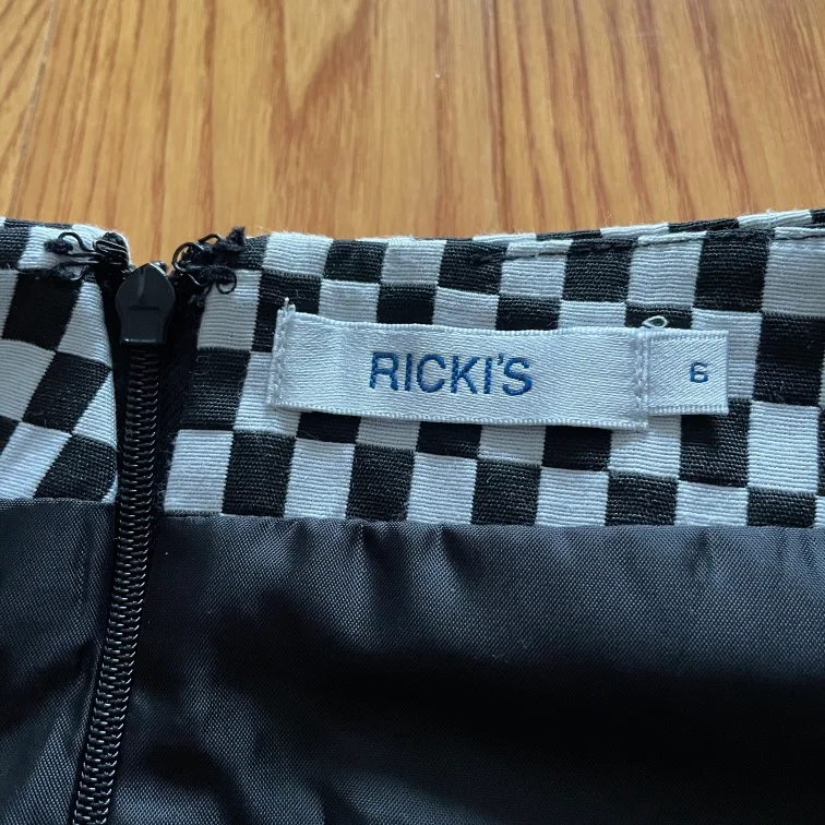 Ricki’s Black & White Checkered Skirt - Size 6 image indicator(4)