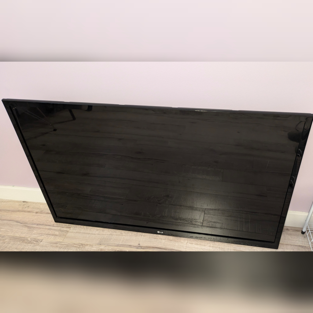 pending pick up - LG 47" TV with Remote and Wall Mount - photo 4