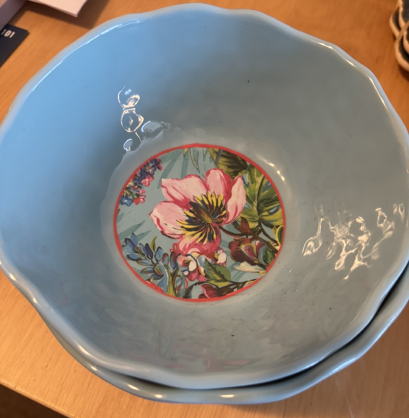 4 decorative bowls