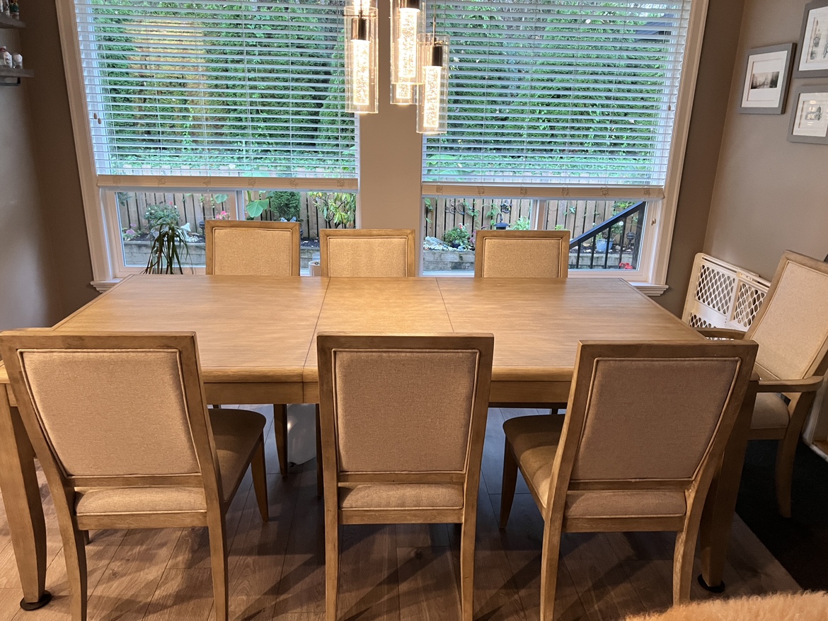 Dining Table and 6 Chairs
