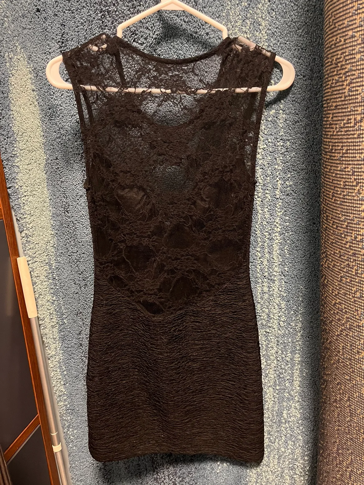 Black sleeveless lace dress (S) image indicator(2)