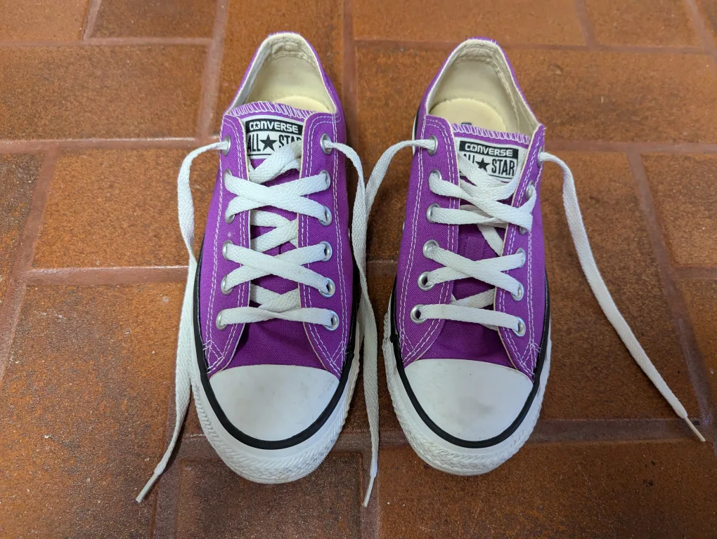 Converse shoes thumbnail
