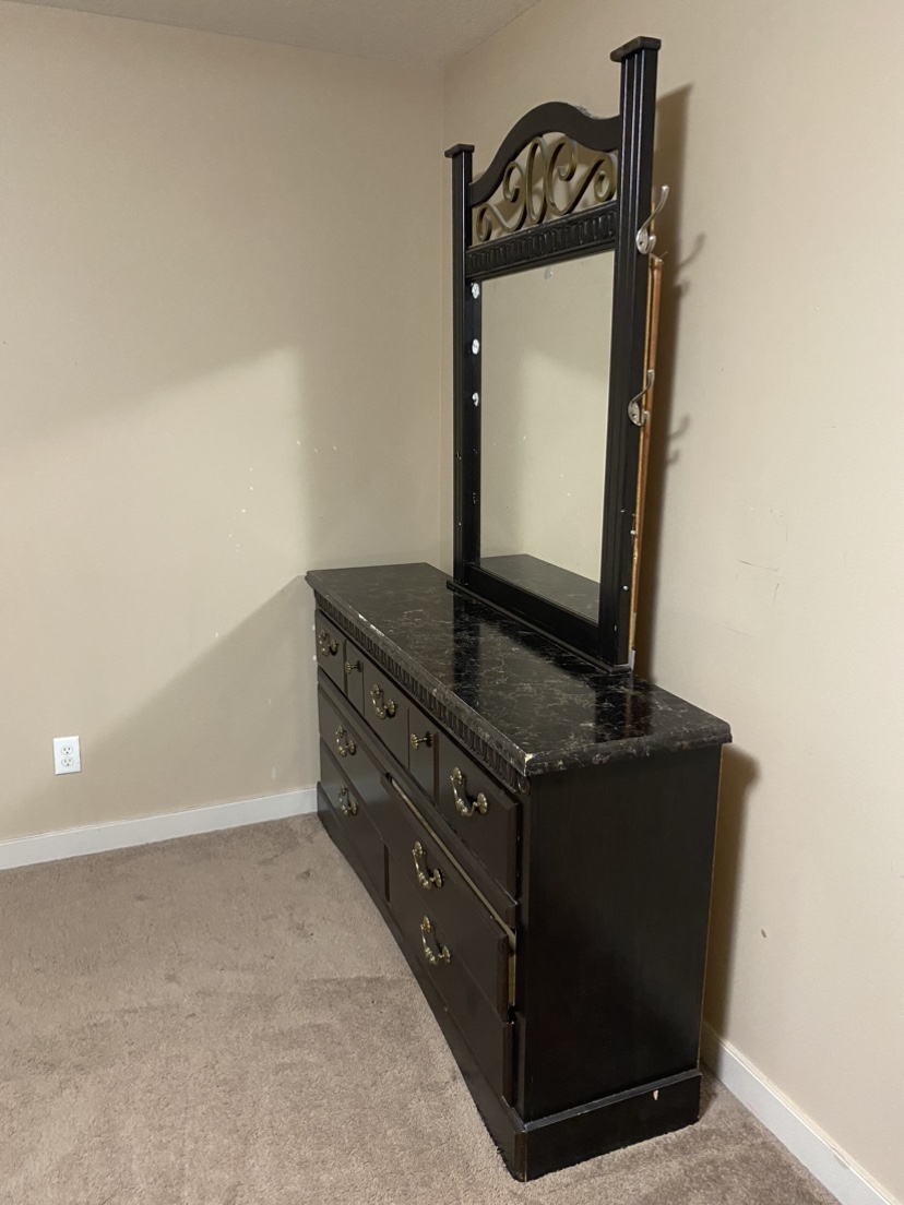 Dresser with Mirror - photo 2