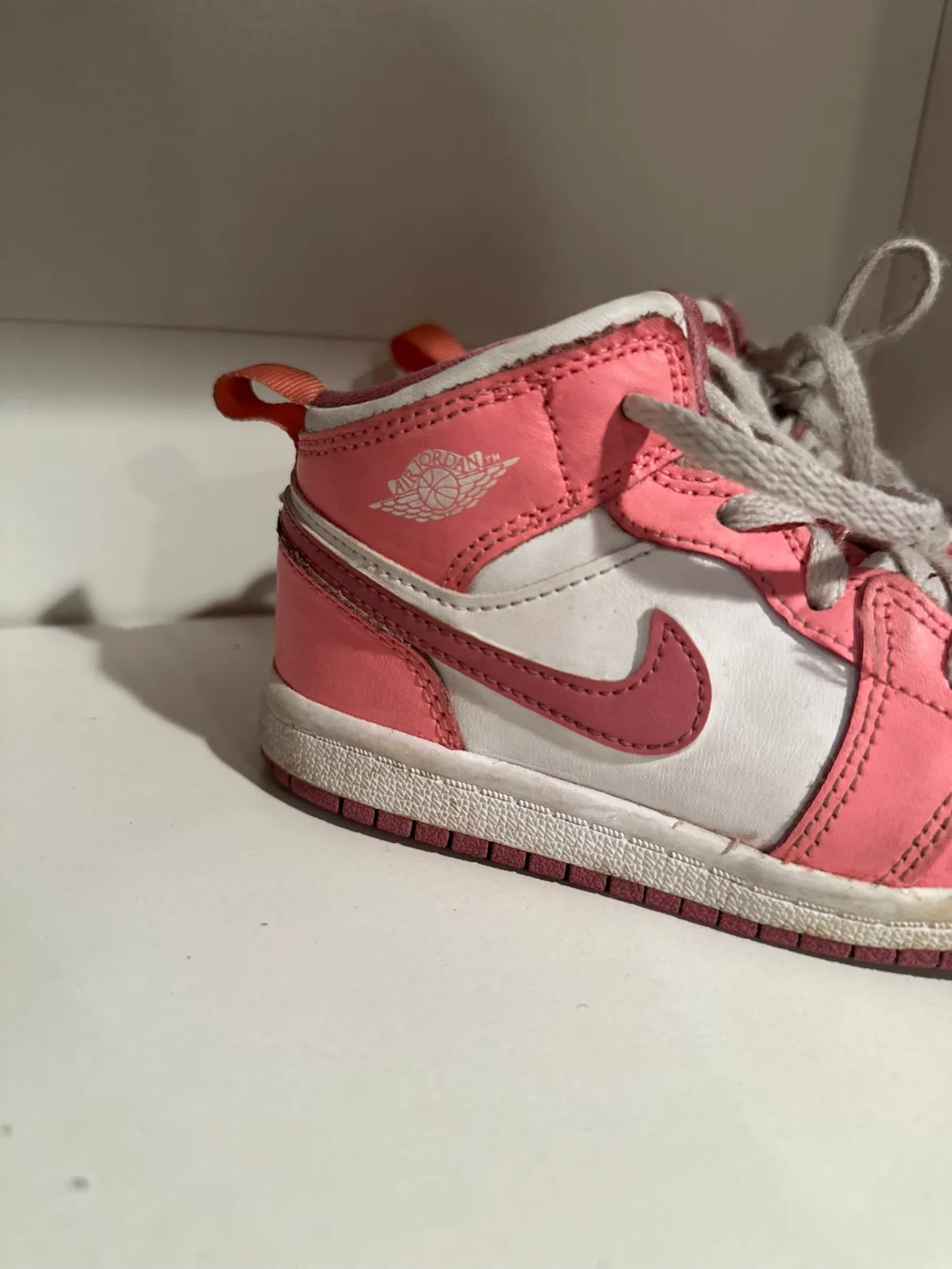 Air Jordan 1 Mid Pink image indicator(2)