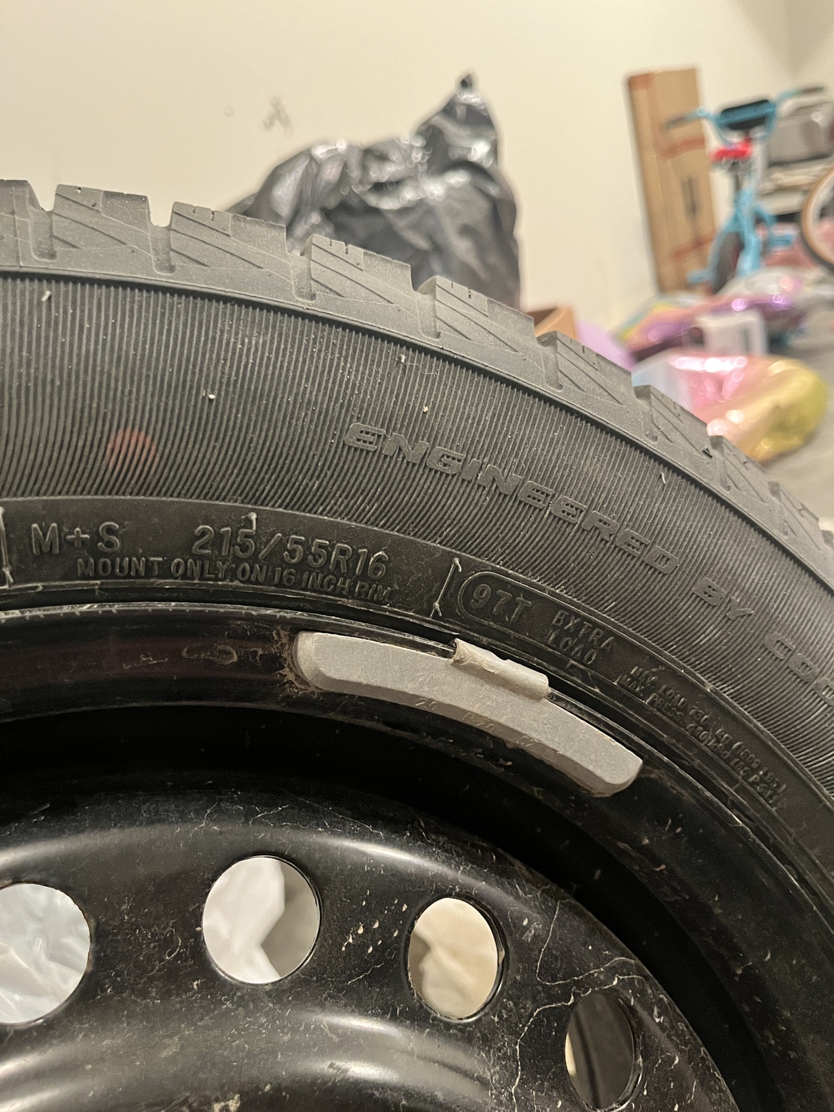 Motomaster Winter Edge 215/55R16 Tire and Wheel (1 set) - photo 5