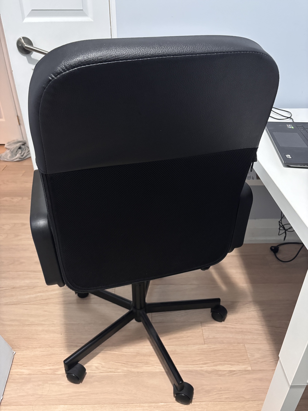 IKEA Renberget Swivel Chair - photo 3