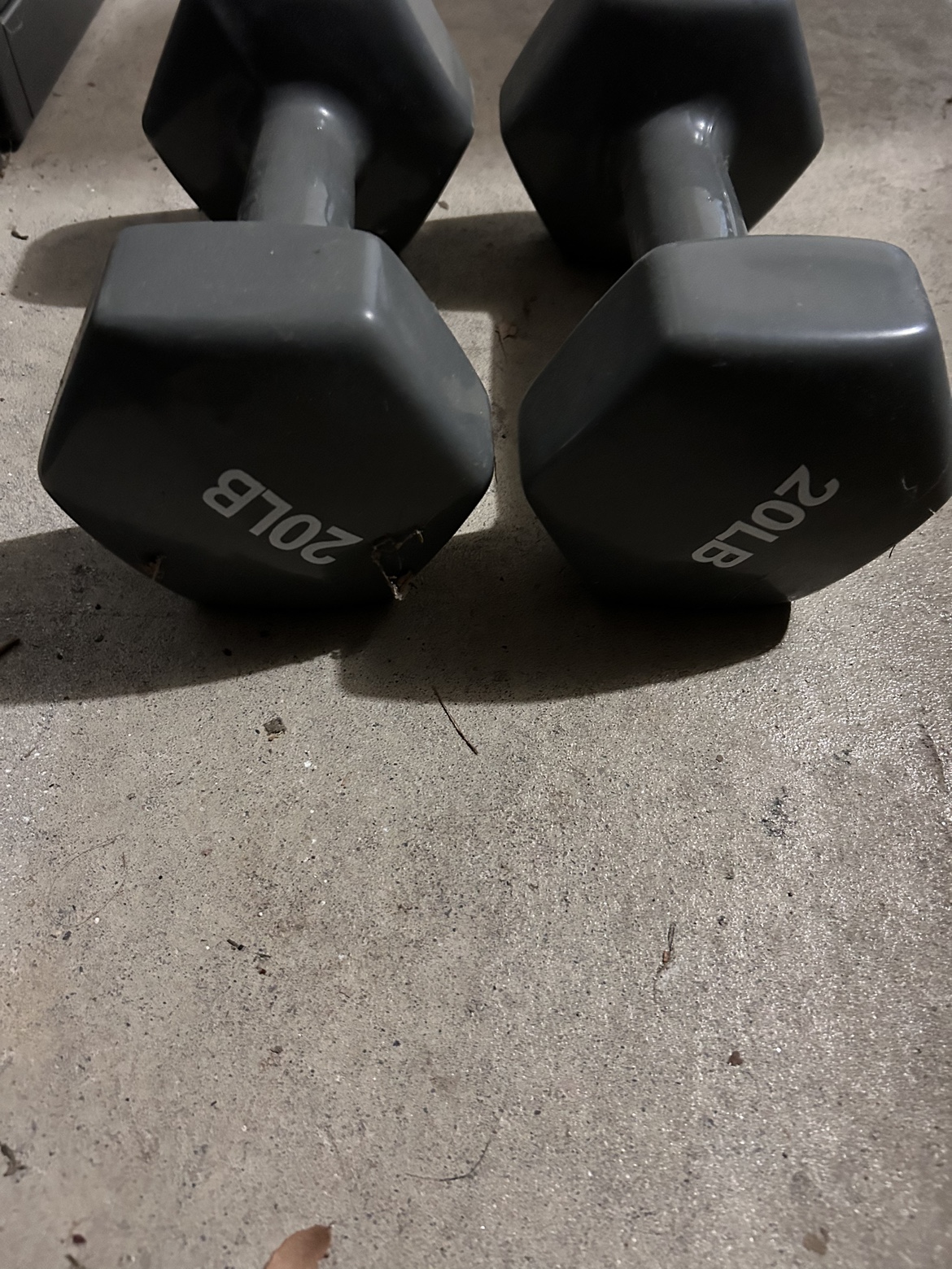 Amazon Basics Vinyl Hexagon Workout Dumbbells - photo 3