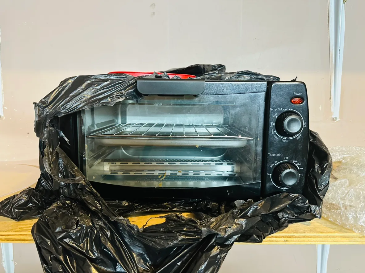 Black Countertop Oven thumbnail