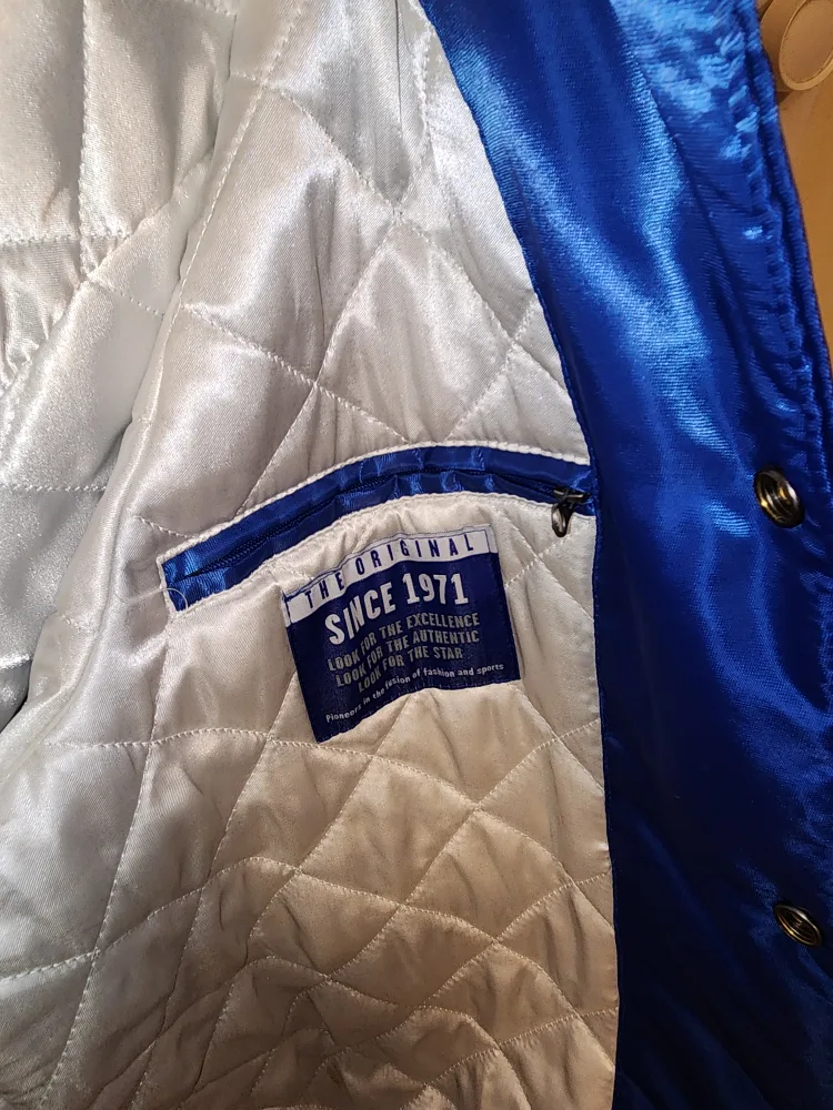 Toronto Maple Leafs Starter Jacket image indicator(6)