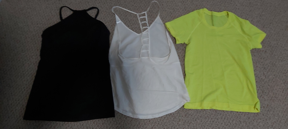 Lululemon tops size 4