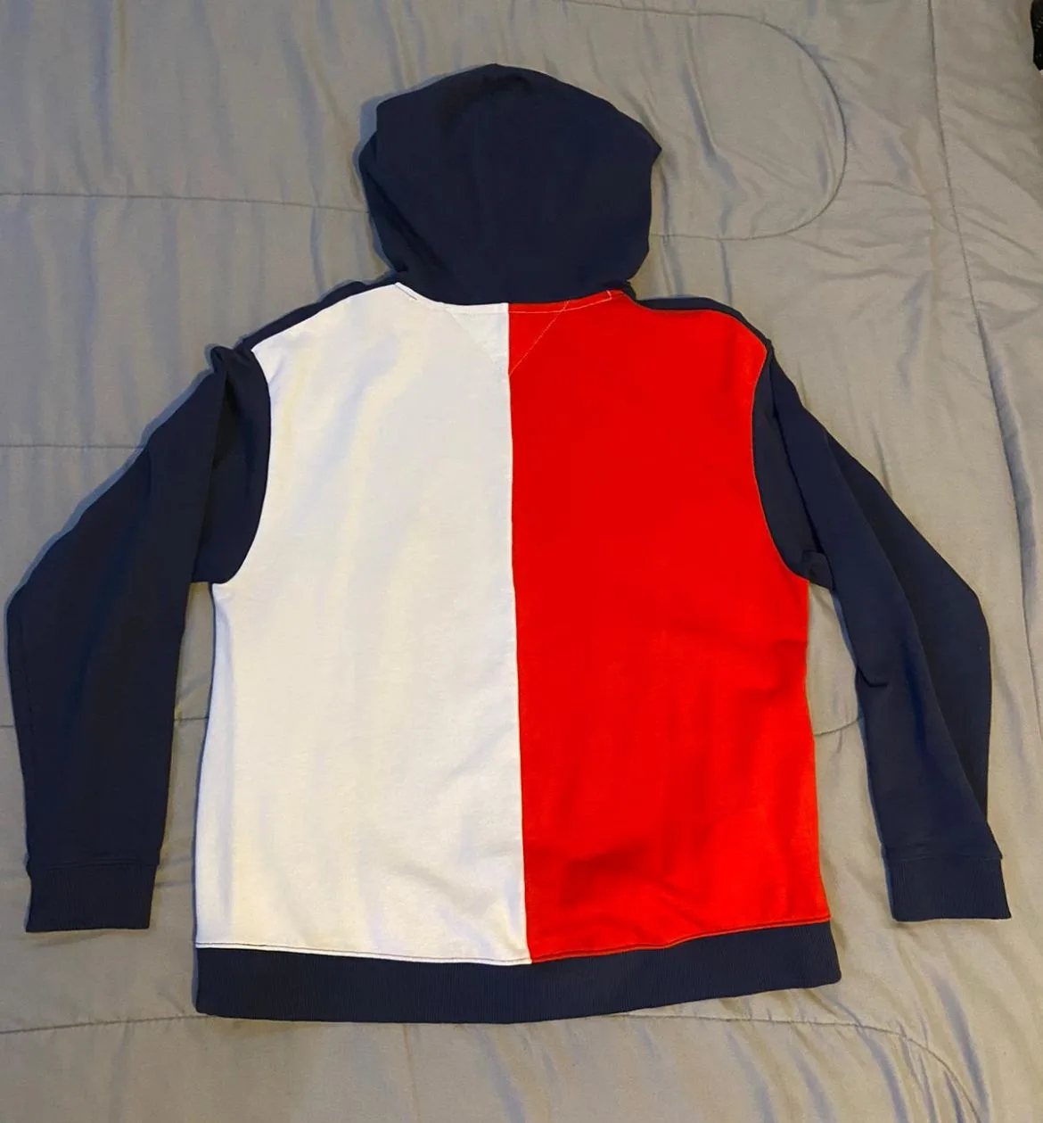 Tommy Jeans Blue, Red, and White Hoodie and Jogger Set image indicator(2)