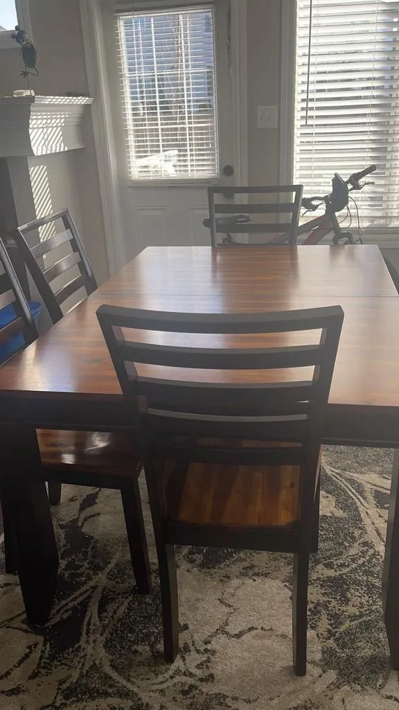 Dining Table and Chairs Set image indicator(3)