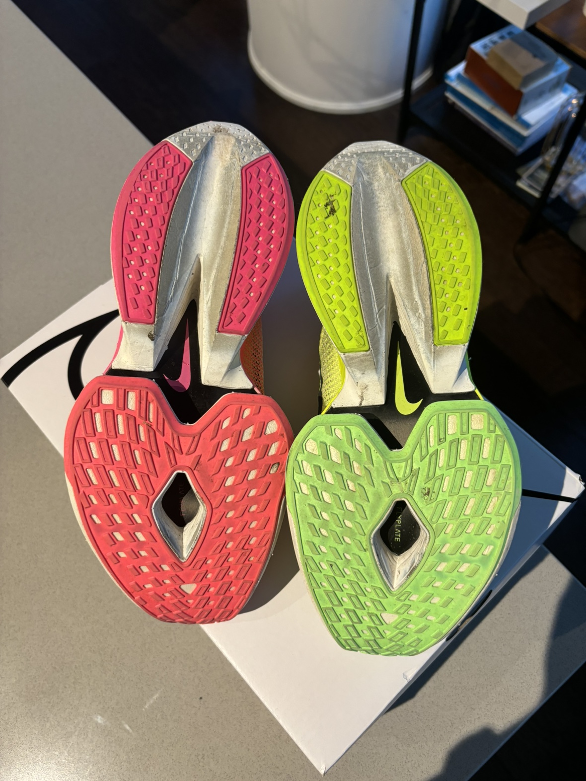 Nike Alphafly 2 running shoes - Hakone Edition (US M8.5 / W10) - photo 3
