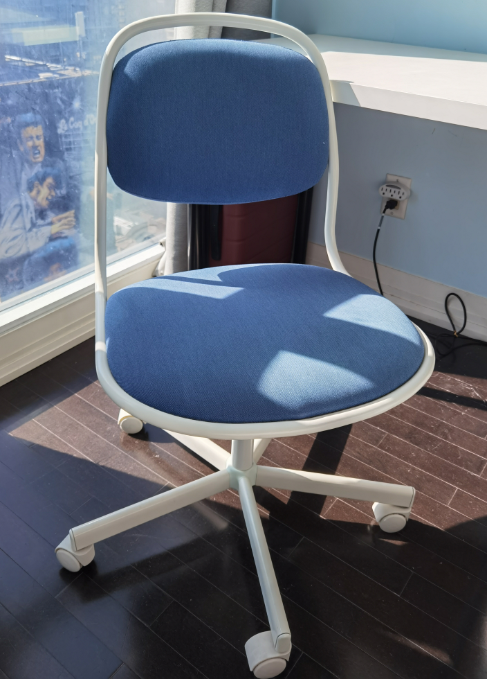 ÖRFJÄLLSwivel chair, white/Vissle dark blue