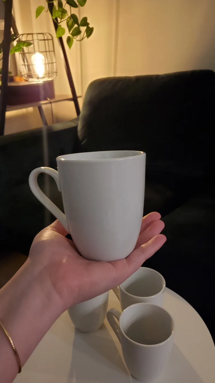 White mugs (x4) image indicator(2)