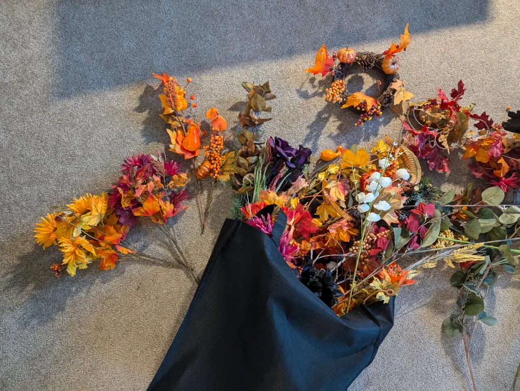 Fall Floral & Leaf Arrangements thumbnail