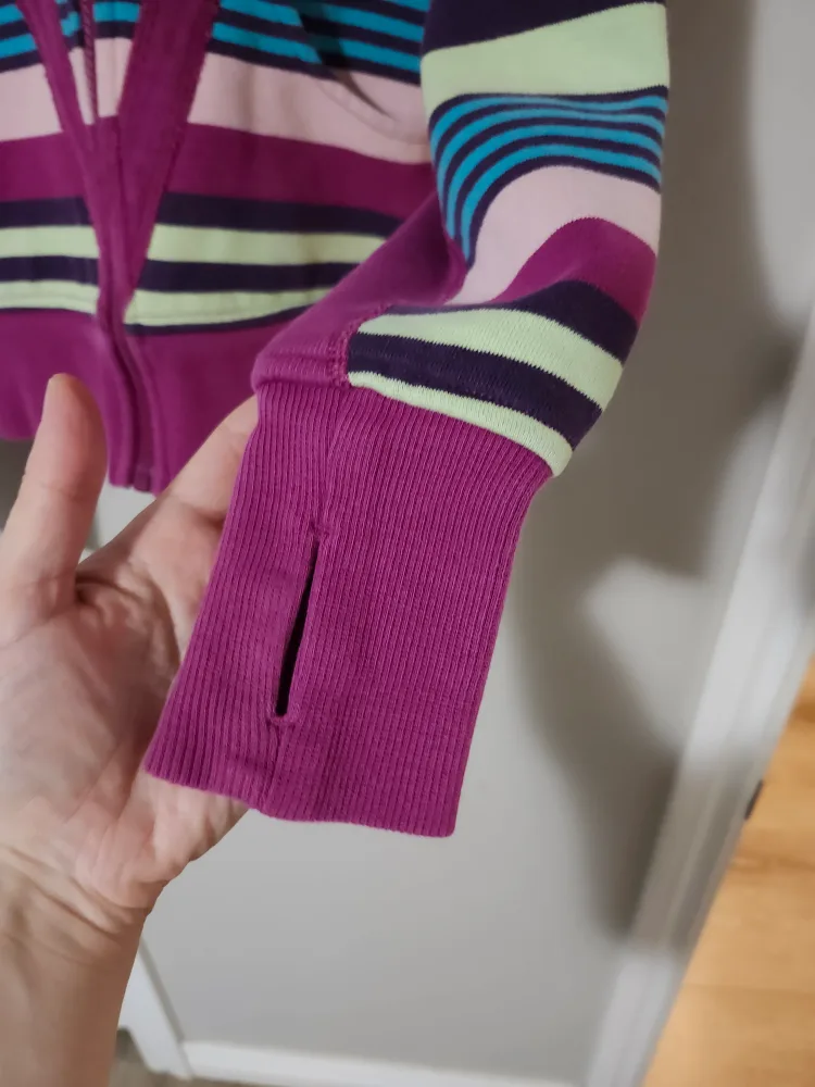 $20 girl ivivva hoodie (10) image indicator(7)