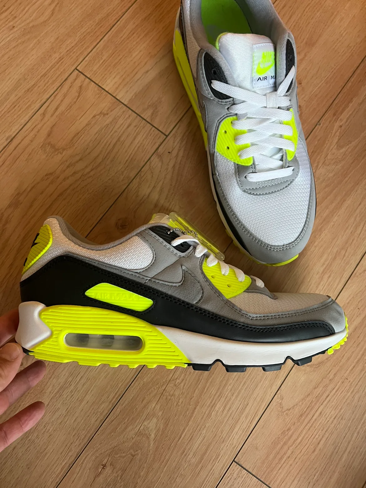 Nike Air Max 90 thumbnail