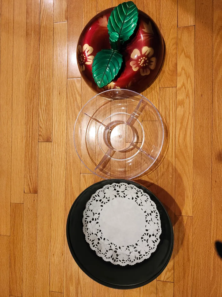 Vintage Apple Shaped Serving Dish image indicator(3)