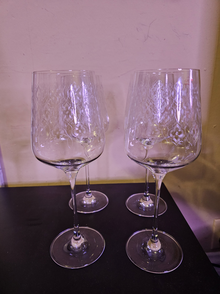 Set of 4 Etched Wine Glasses