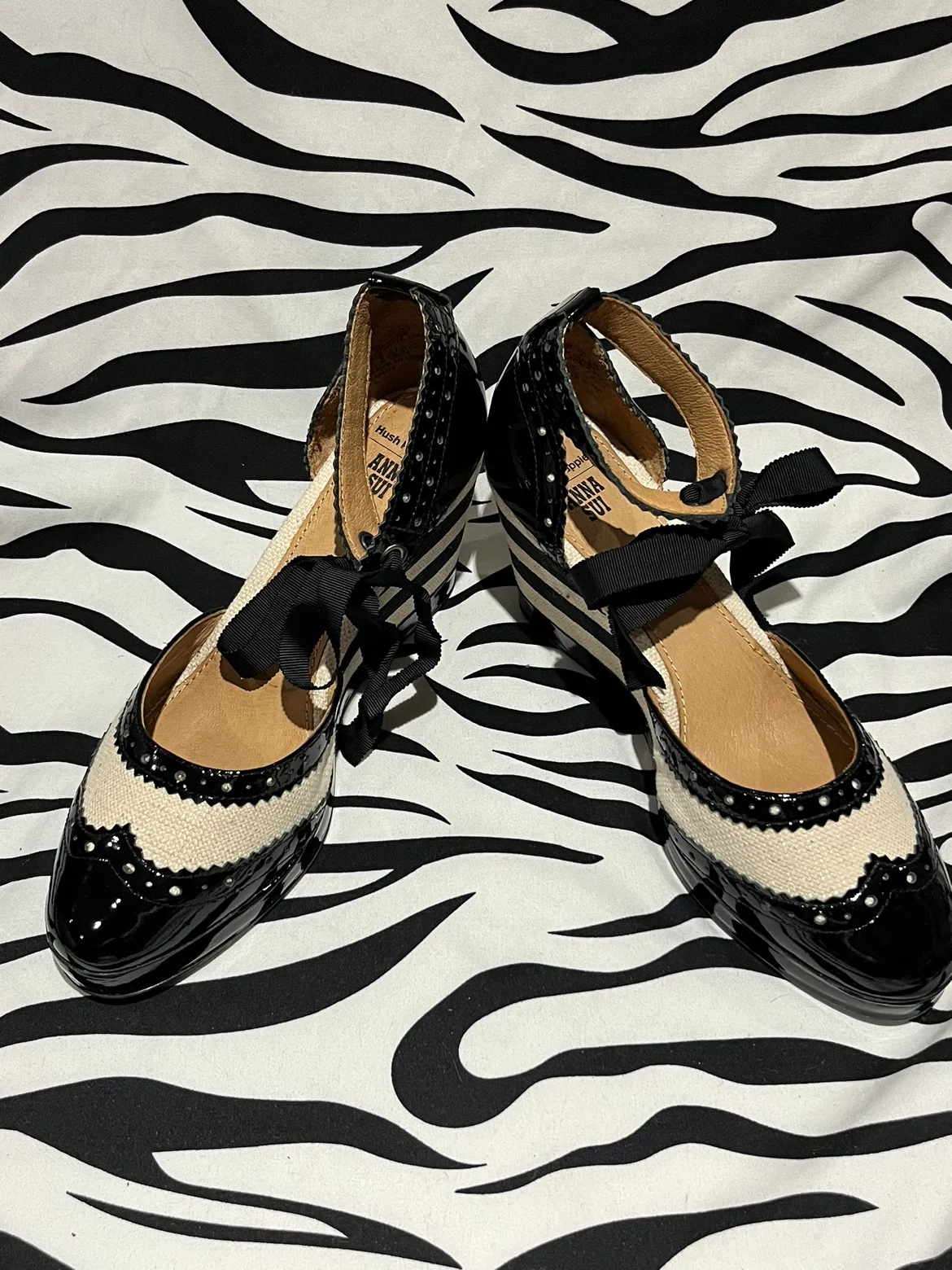 Annie Sui Size 9 Wedge Heel Shoes image indicator(9)