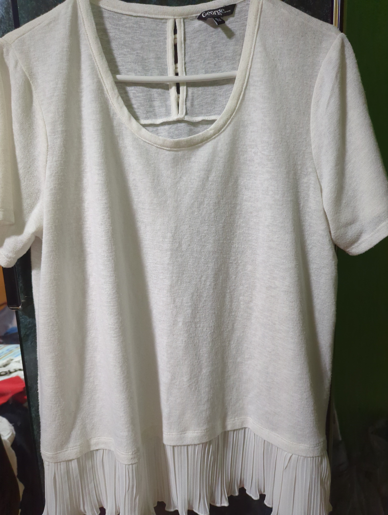 White George Blouse with Pleated Hem
