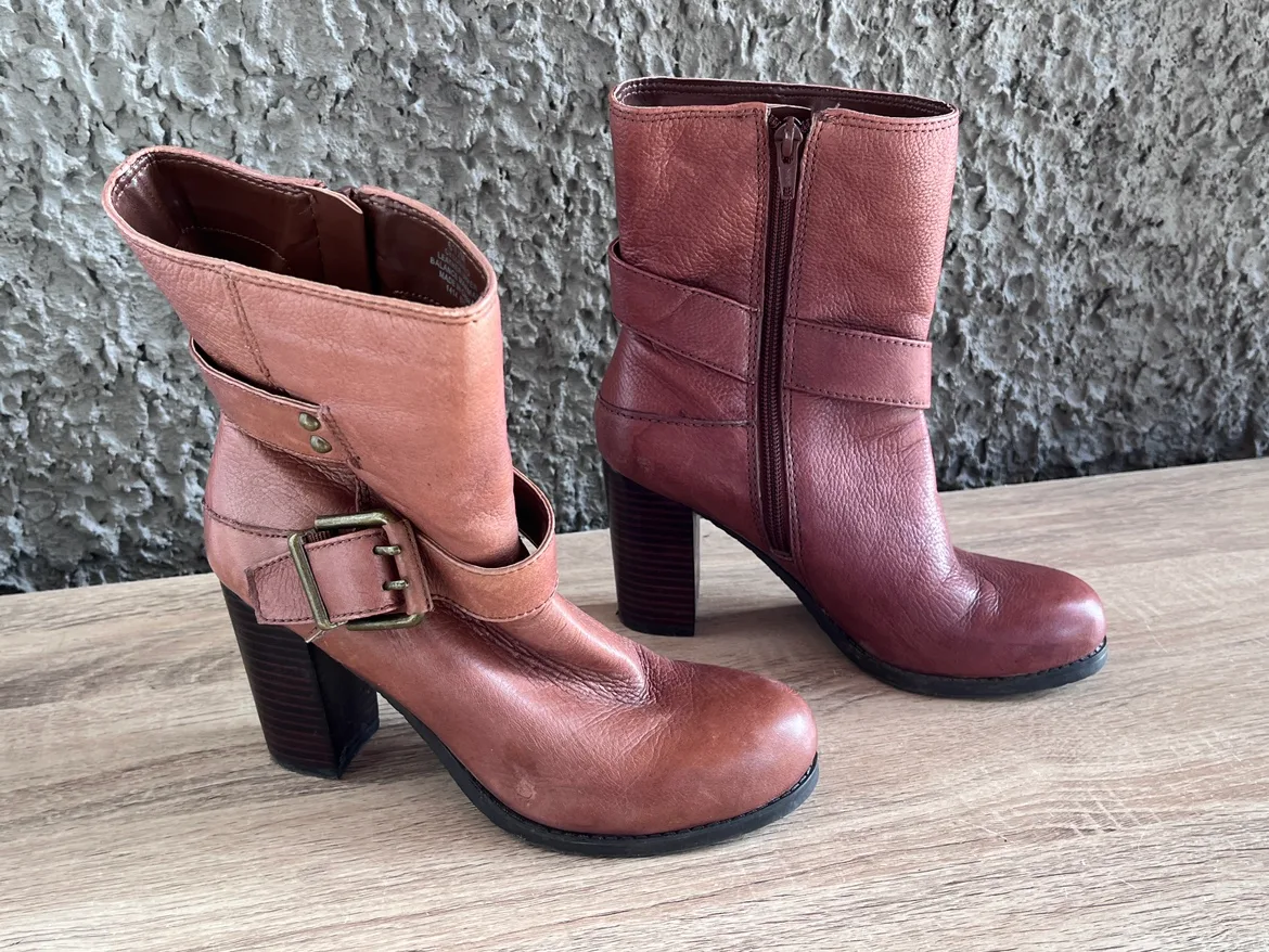 Brown Leather Buckle Boots image indicator(2)