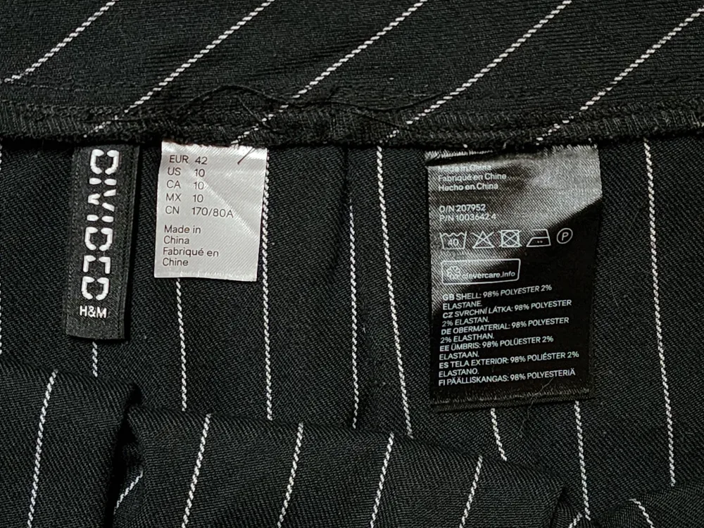 H&M pleated mini skirt image indicator(7)