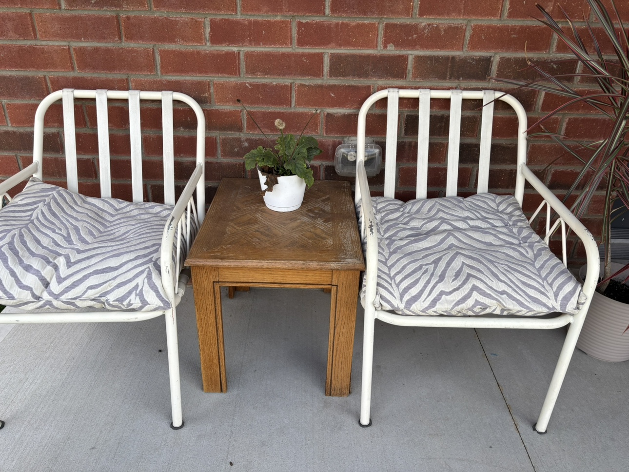 White Metal Patio Chairs and Table - photo 2