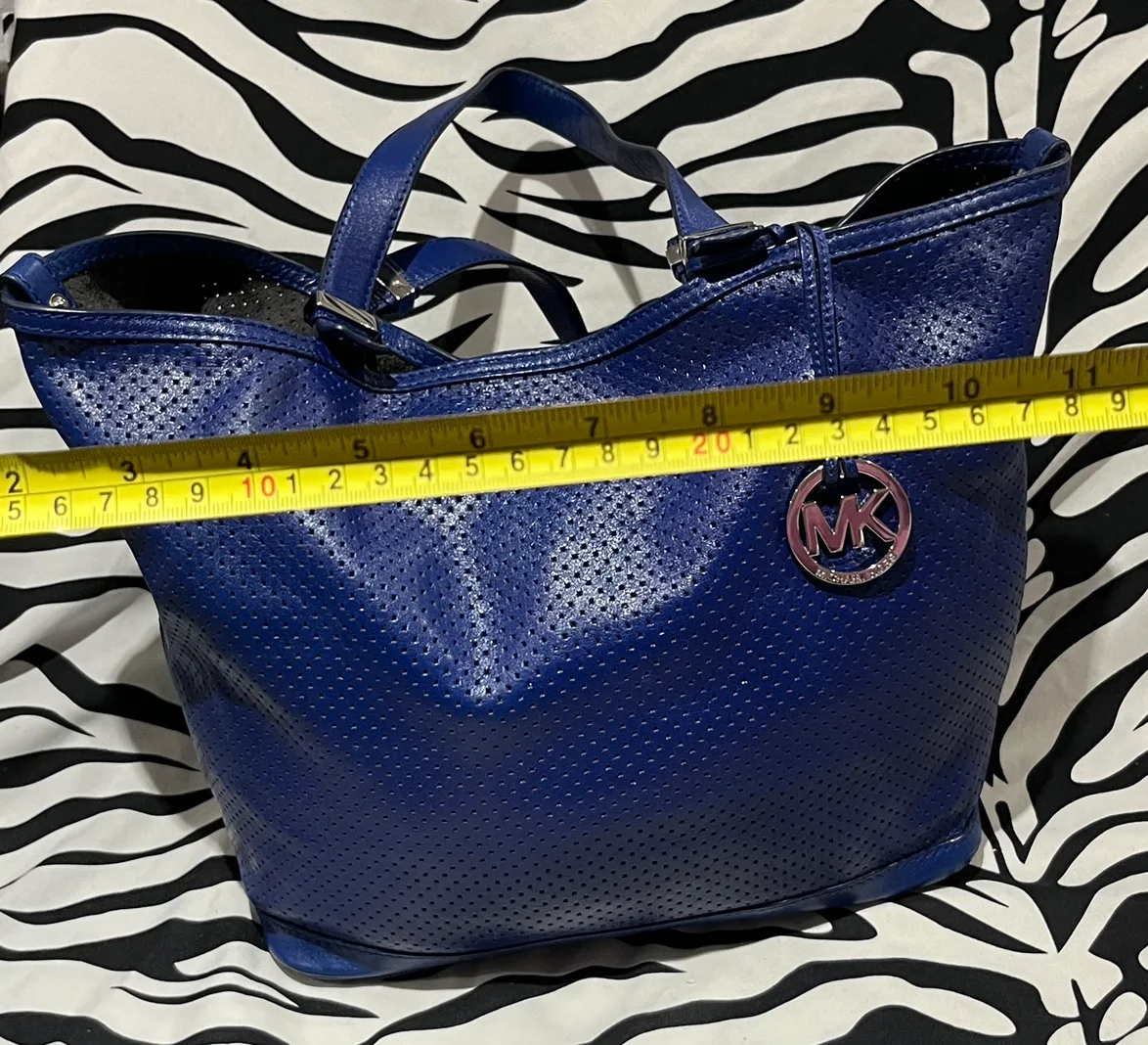 Michael Kors Blue Tote Bag image indicator(5)