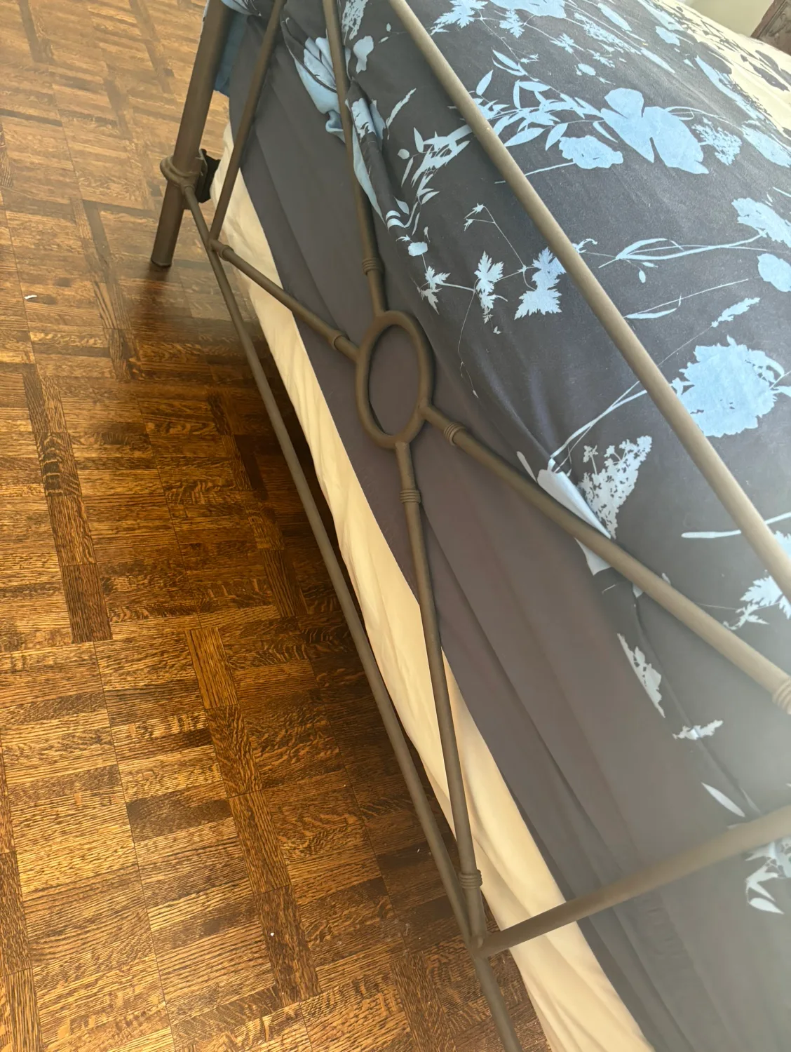 Metal Canopy Queen Size image indicator(7)