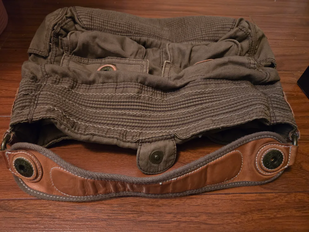 Vintage Gap Canvas Crumpler Bag w/Real Leather Accents image indicator(2)
