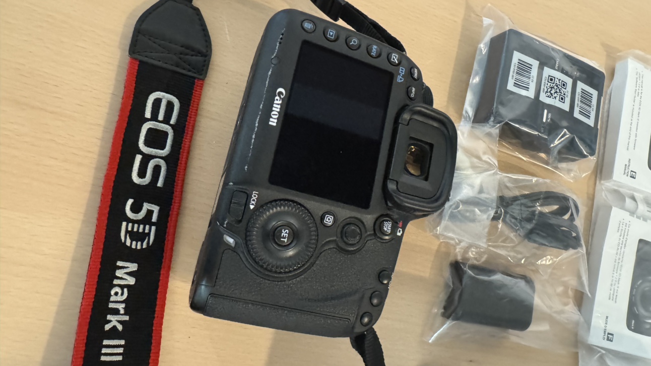 Canon EOS 5D Mark III DSLR Pre-Owned (Great Condition) - photo 4