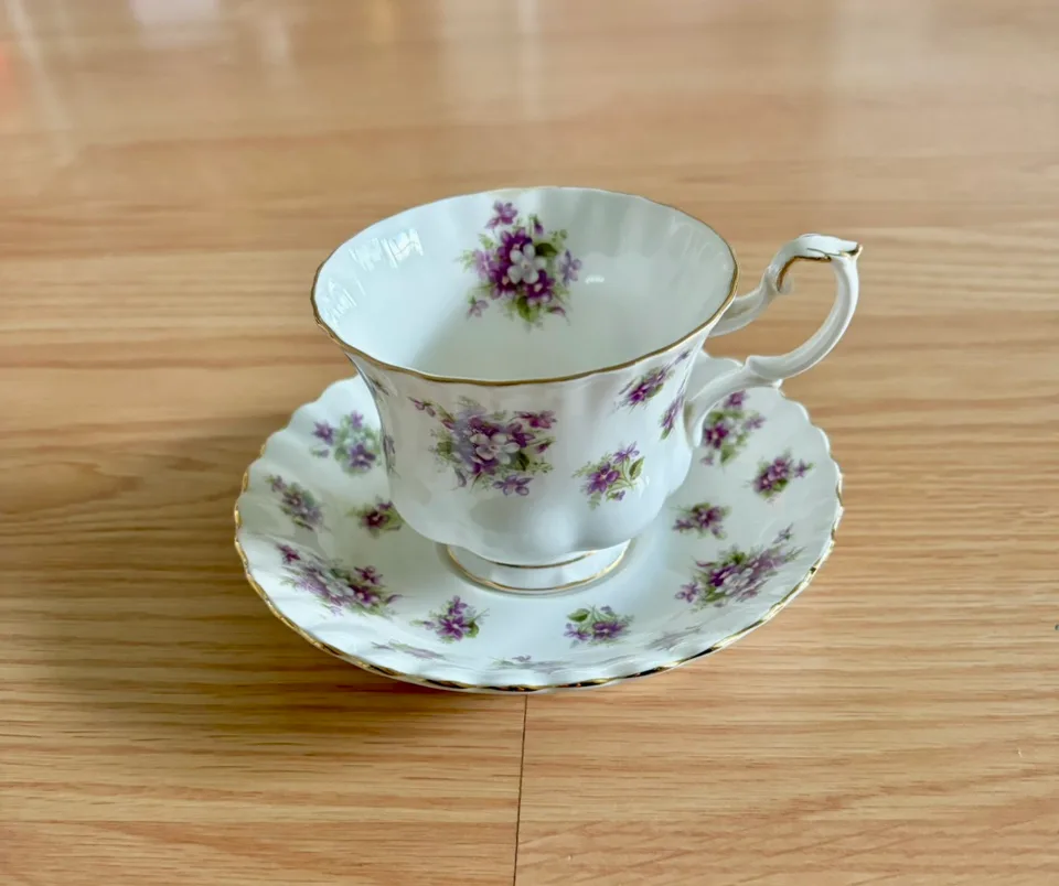 Royal Albert Sweet Violets Teacup and Saucer thumbnail