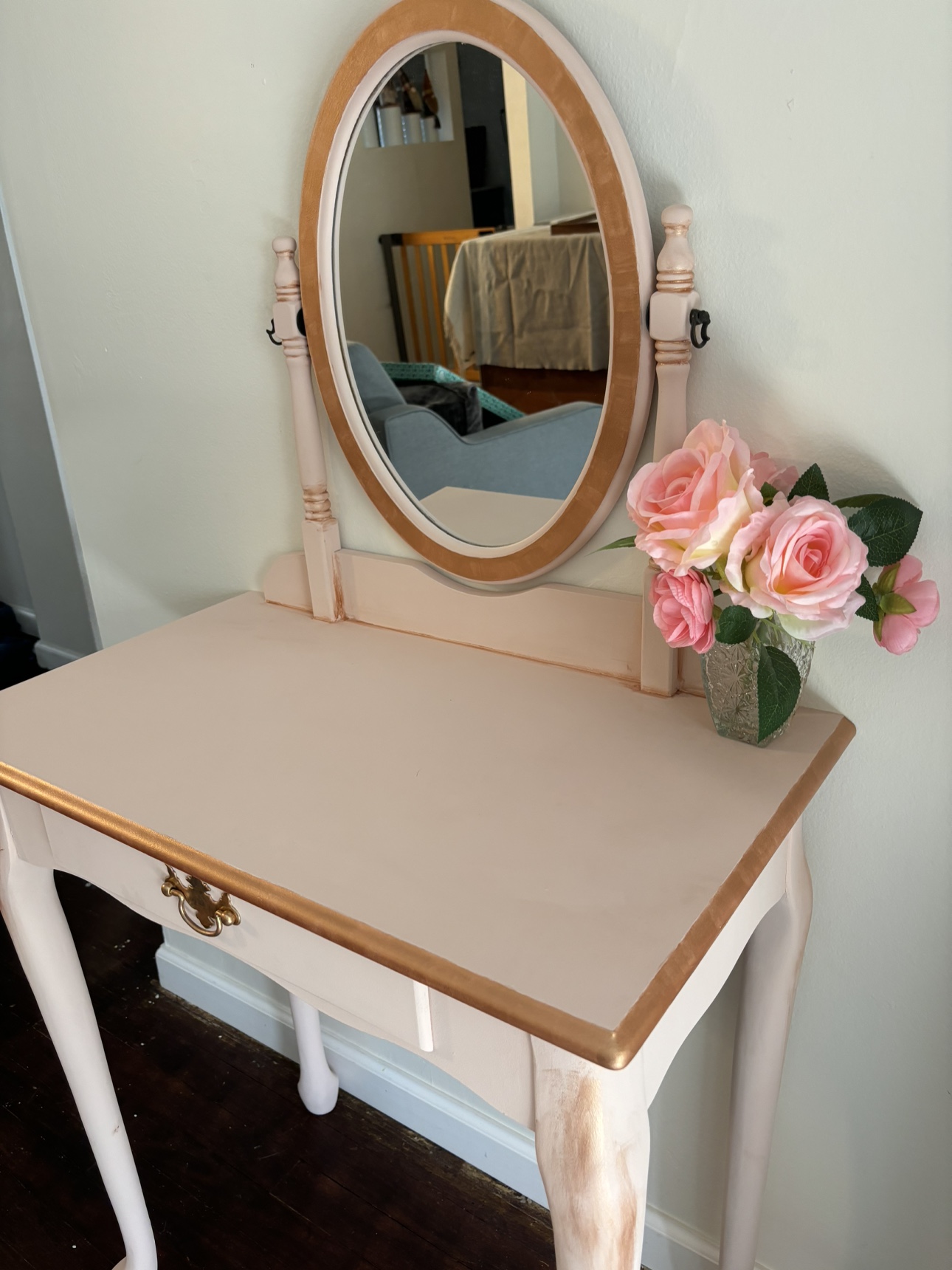 Vanity Table- Refinished - photo 4