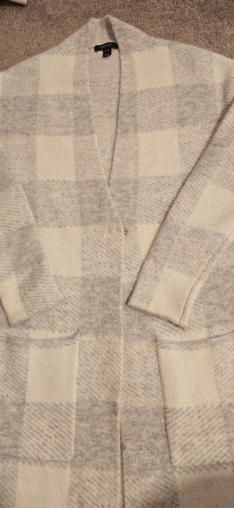 RW&CO Grey and White Plaid Cardigan - photo 4