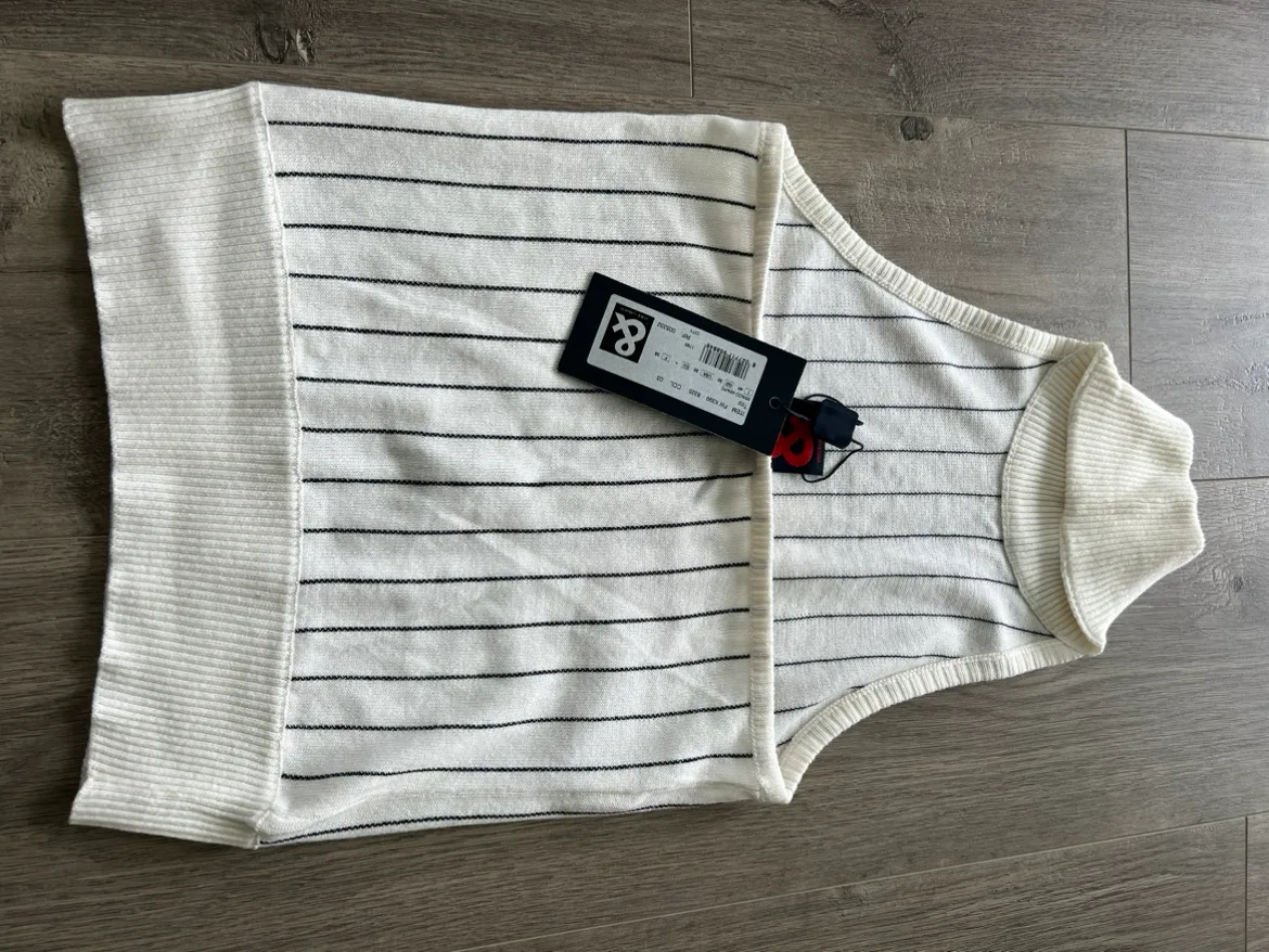 Dolce & Gabbana White Striped Sleeveless Sweater image indicator(5)