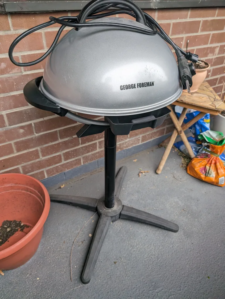 **GEORGE FOREMAN** Electric Indoor/Outdoor BBQ Grill image indicator(3)