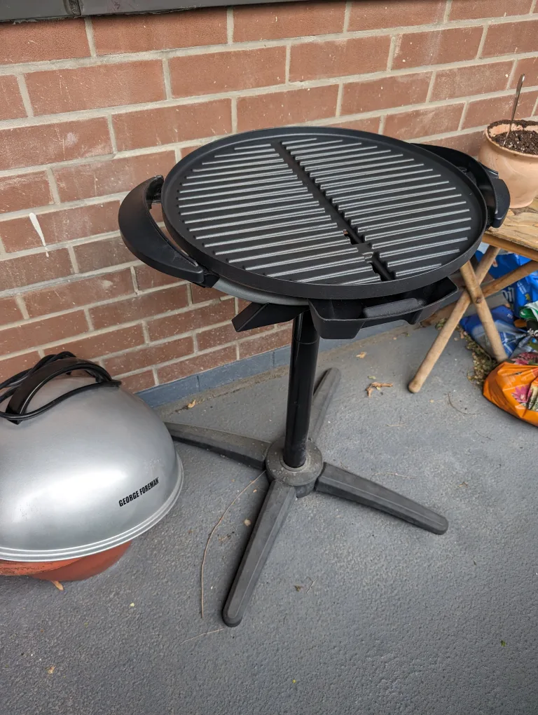 **GEORGE FOREMAN** Electric Indoor/Outdoor BBQ Grill image indicator(4)