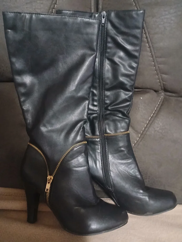 Women's Leather Boots Size 8 thumbnail