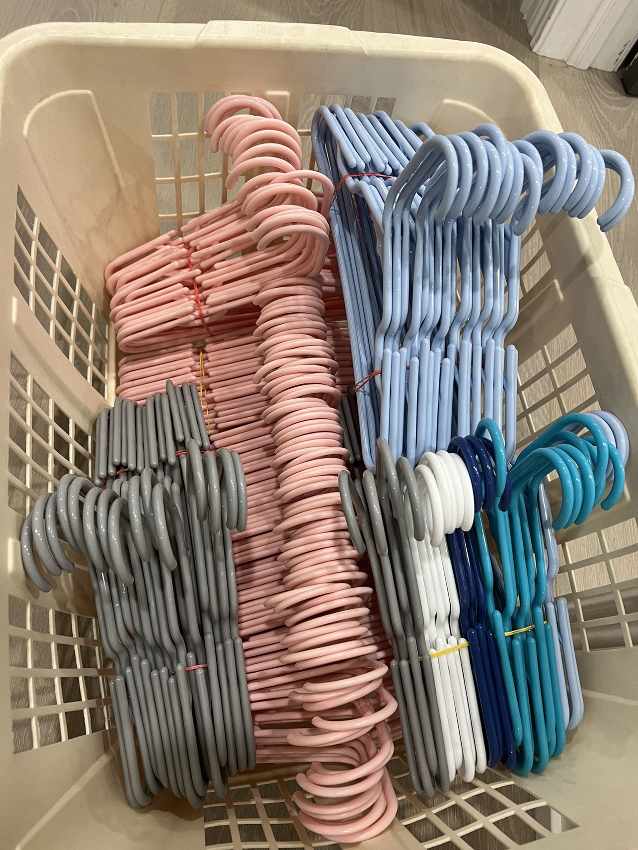 Kids Plastic Hangers - photo 2