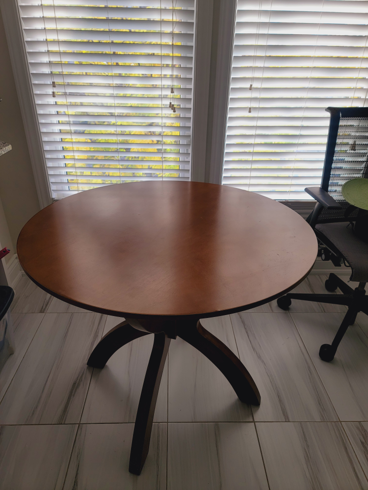 Round table medium size