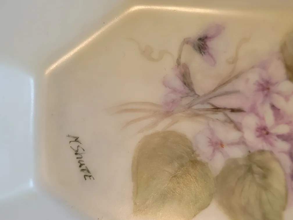 Vintage Hand-painted Floral Dish image indicator(2)