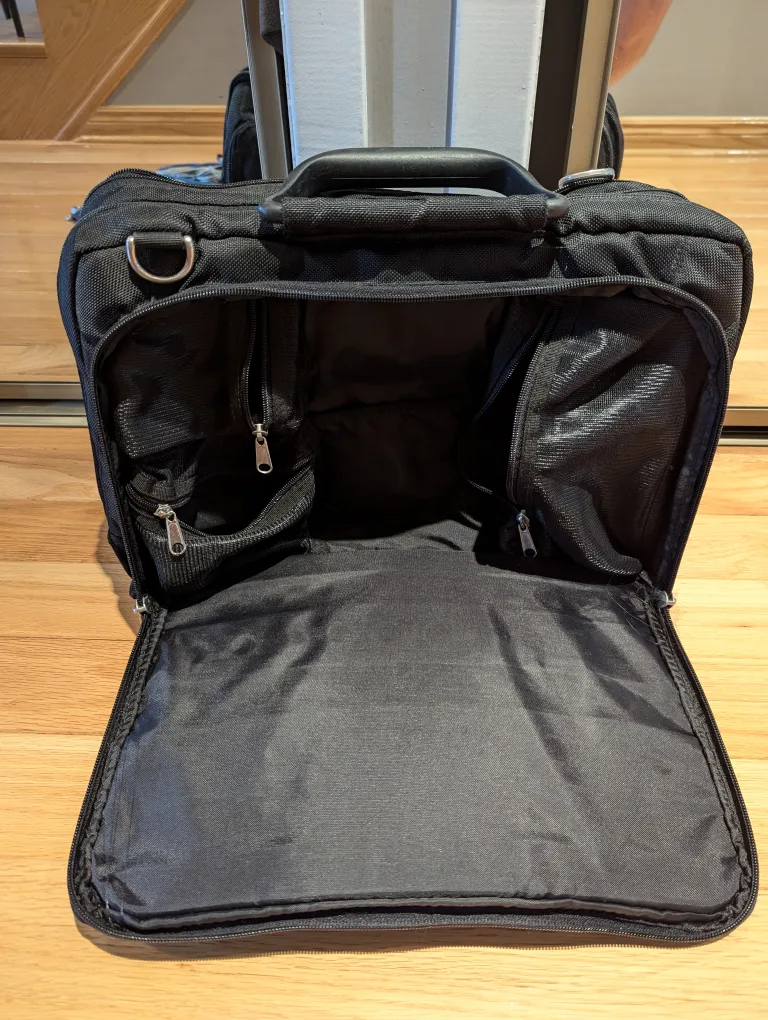 Kensington 14 inch expandable laptop bag image indicator(6)