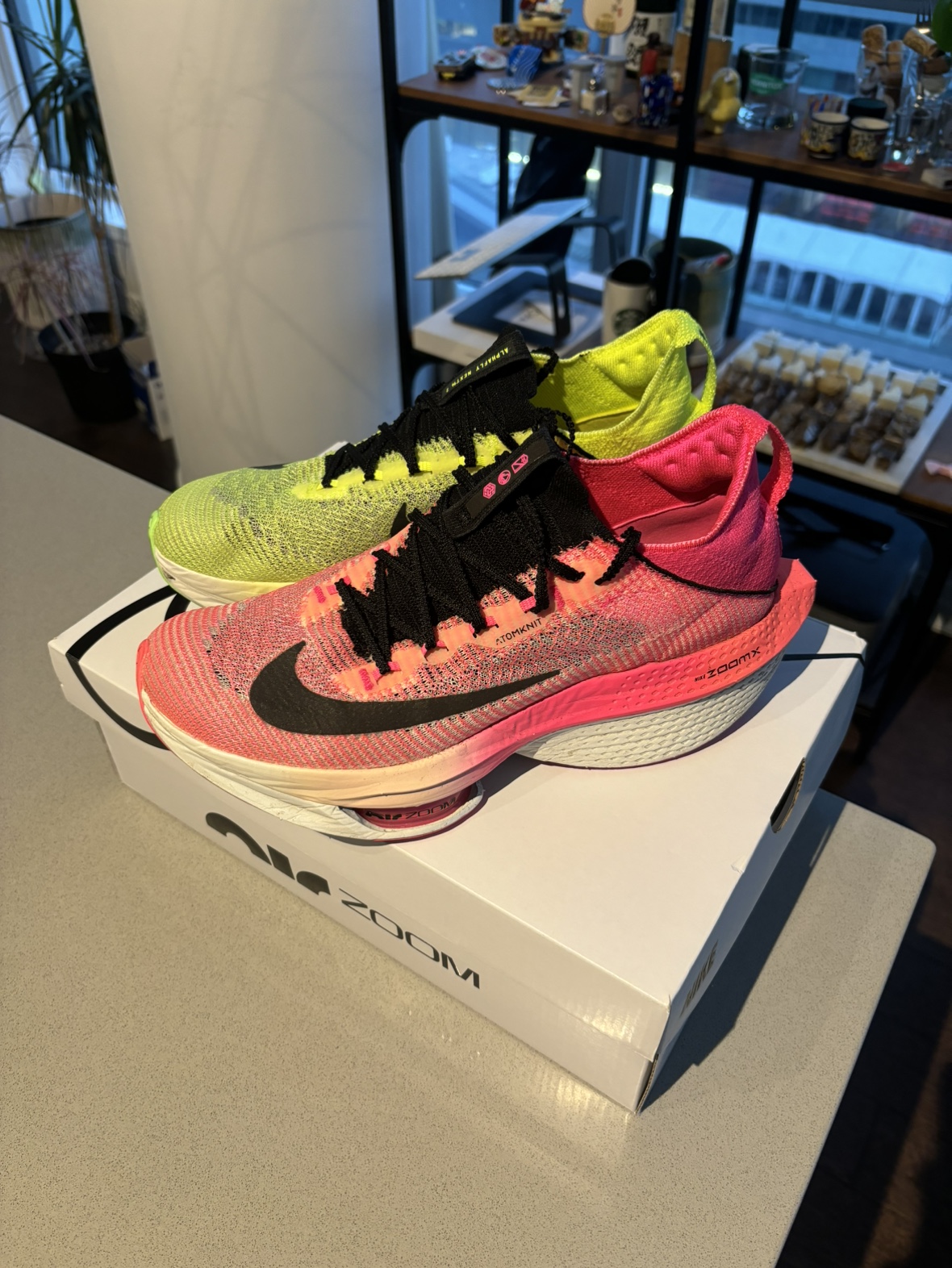 Nike Alphafly 2 running shoes - Hakone Edition (US M8.5 / W10)