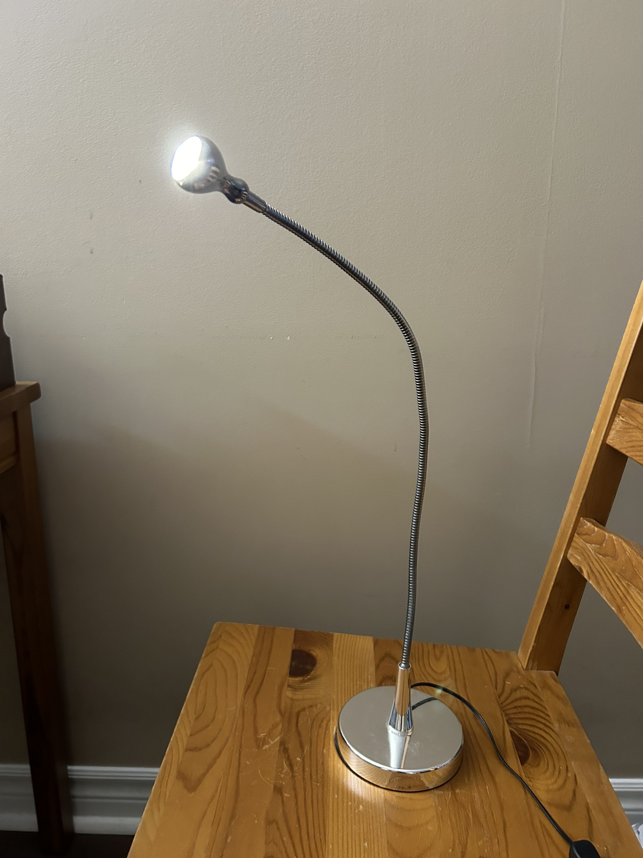 Desk Lamp / Reading Lamp